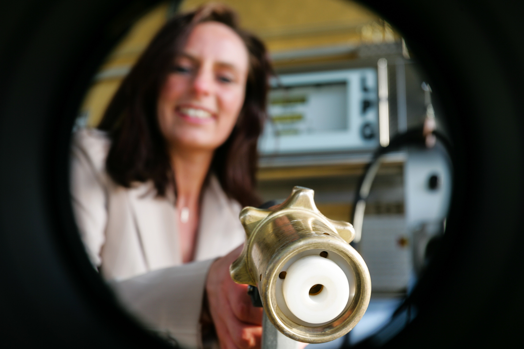 020306 Autogas tanken |  Businessfotograf in Kassel