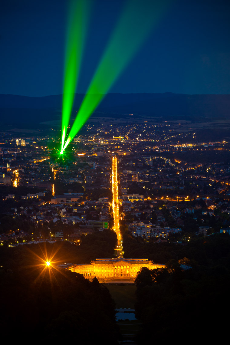 Fotograf Kassel: Grüner „Laserscape” strahlt über Nordhessen