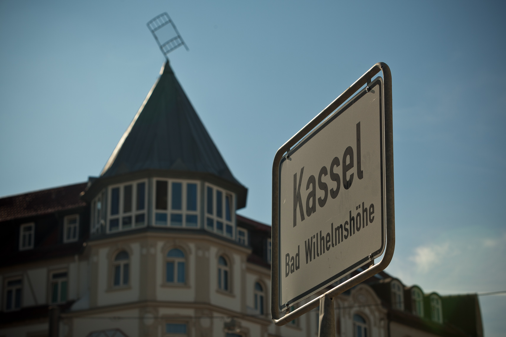 Fotograf Kassel: Ortsschild Wilhelmshöhe / Hotel Kurfürst Wilhelm I.