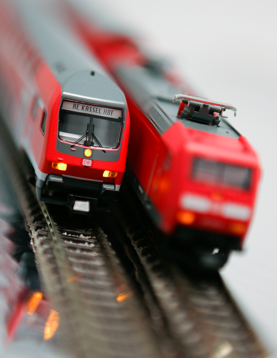 040108 Fleischmann Modeleisenbahn Regiozug Ziel Kassel HBF