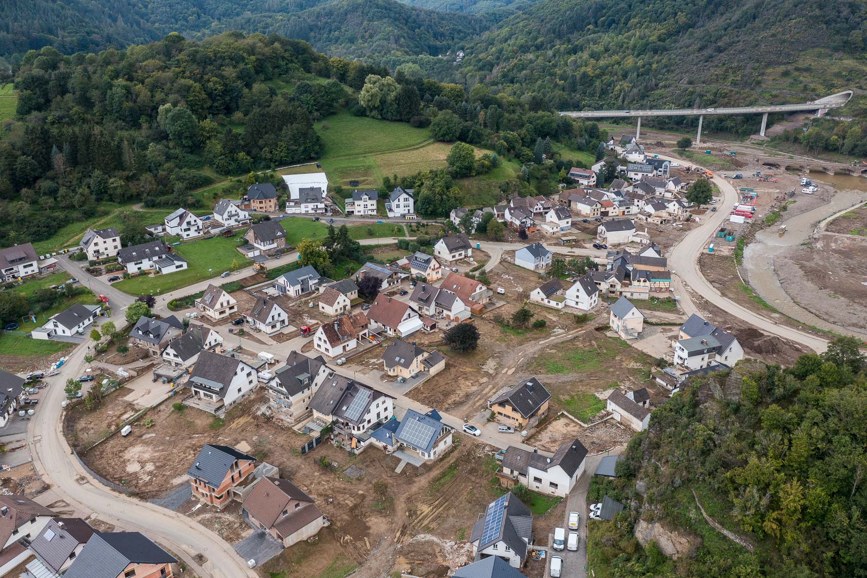 DrohnenFotograf Kassel: Altenburg nach dem Hochwasser im Ahrtal